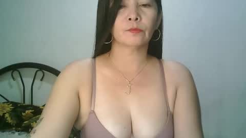 Snapshot of hotmamajen4u chatting on 01/12/26, 05:45 hotmamajen4u online show from 01/12/26, 05:45