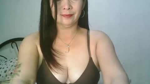 Snapshot of hotmamajen4u chatting on 02/23/26, 01:25 hotmamajen4u online show from 02/23/26, 01:25