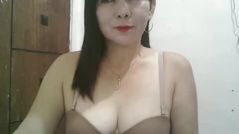 Snapshot of hotmamajen4u chatting on 03/19/26, 12:14 hotmamajen4u online show from 03/19/26, 12:14