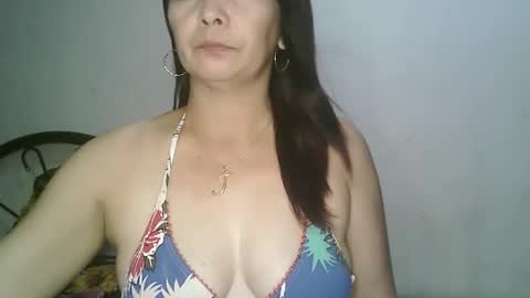 Snapshot of hotmamajen4u chatting on 05/19/26, 02:18 hotmamajen4u online show from 05/19/26, 02:18