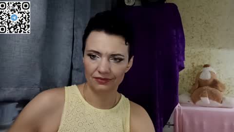 Snapshot of hotmamaqueen234 chatting on 03/31/26, 07:36 hotmamaqueen234 online show from 03/31/26, 07:36