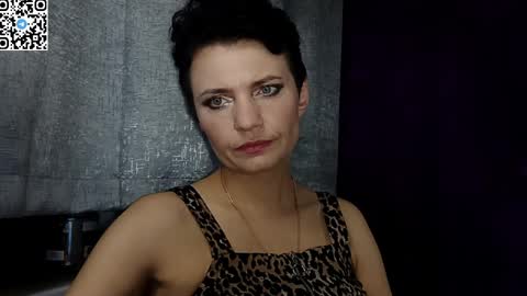 Snapshot of hotmamaqueen234 chatting on 05/07/26, 07:52 hotmamaqueen234 online show from 05/07/26, 07:52