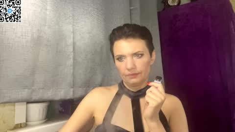 Snapshot of hotmamaqueen234 chatting on 05/30/26, 08:06 hotmamaqueen234 online show from 05/30/26, 08:06