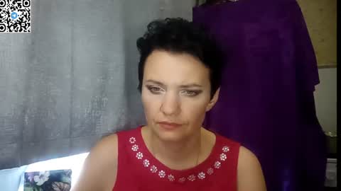 hotmamaqueen234 online show from 06/17/26, 11:45