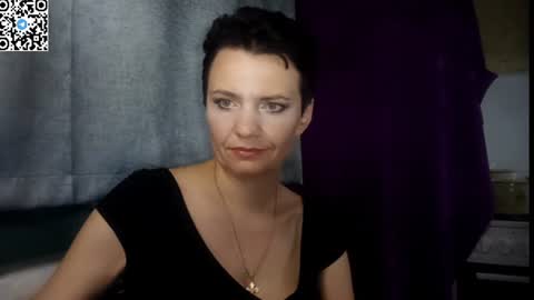 hotmamaqueen234 online show from 07/07/26, 09:30