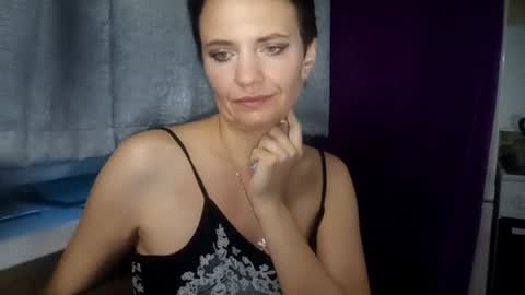 hotmamaqueen234 online show from 07/23/26, 01:58