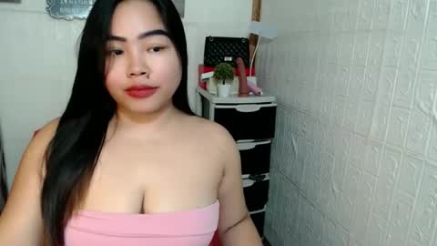 IM SOFIE FROM PHILIPPINES online show from 09/15/25, 10:21