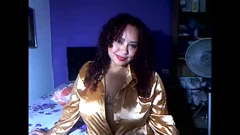 Snapshot of hotmaturelatin chatting on 12/16/25, 06:57 JADE online show from 12/16/25, 06:57