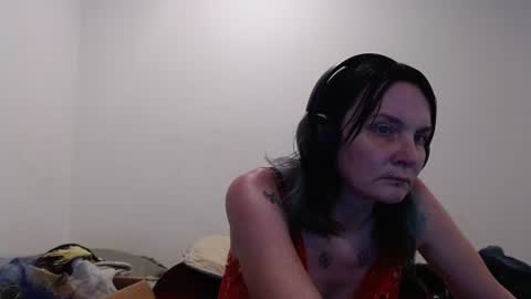 hotmodel1984 online show from 06/18/26, 02:01