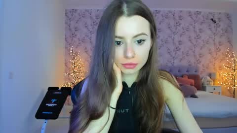 hotmolly_ online show from 04/07/26, 09:21