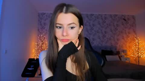 hotmolly_ online show from 05/24/26, 06:35