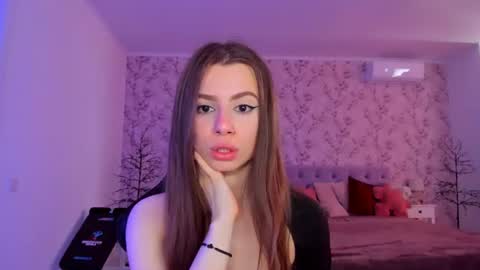 hotmolly_ online show from 06/19/26, 09:46