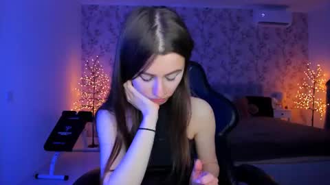 hotmolly_ online show from 06/20/26, 06:33