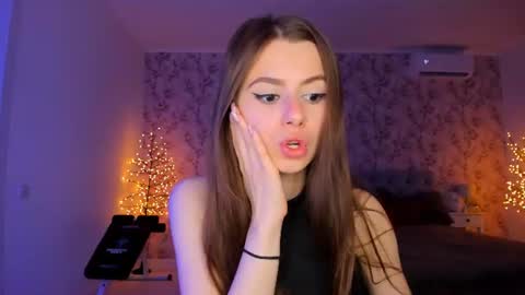 hotmolly_ online show from 07/05/26, 06:37