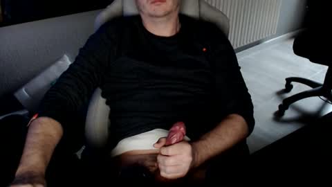 Snapshot of hotnickdk chatting on 02/19/25, 07:06 hotnickdk online show from 02/19/25, 07:06