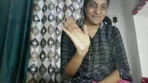 lola online show from 12/25/24, 10:17