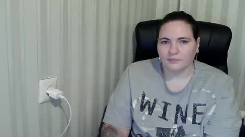 Snapshot of hotpanthers chatting on 10/27/25, 07:40 hotpanthers online show from 10/27/25, 07:40