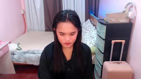 hotpinay_rhowe online show from 02/04/25, 03:44