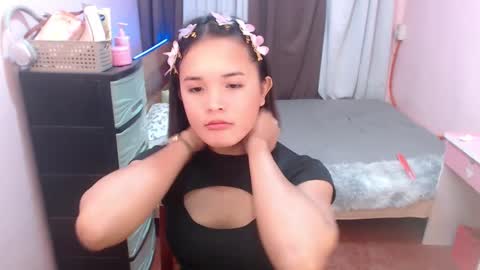 hotpinay_rhowe online show from 02/24/25, 10:15