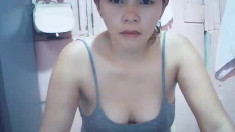 hotpink4u04 online show from 10/29/25, 08:16