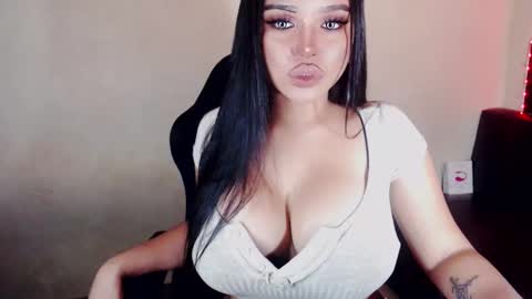 Marga Avery online show from 12/17/24, 03:28