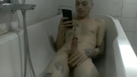 Snapshot of hotshot0509 chatting on 12/27/24, 08:24 big dick online show from 12/27/24, 08:24