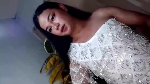 hotsiren101 online show from 05/20/26, 09:04
