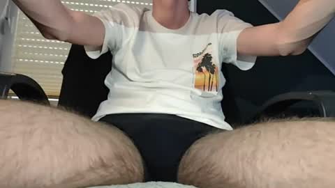 Snapshot of hotskinnyboy69 chatting on 07/08/26, 06:23 Kev online show from 07/08/26, 06:23