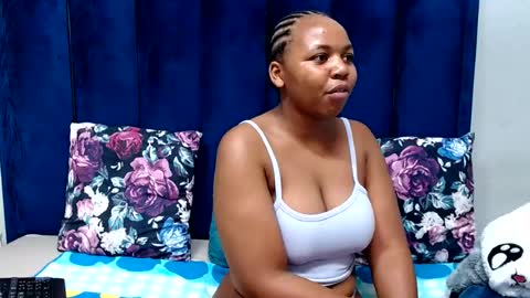 hotsmalltitsx online show from 06/13/26, 07:34