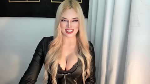 STELLA online show from 10/12/25, 09:36