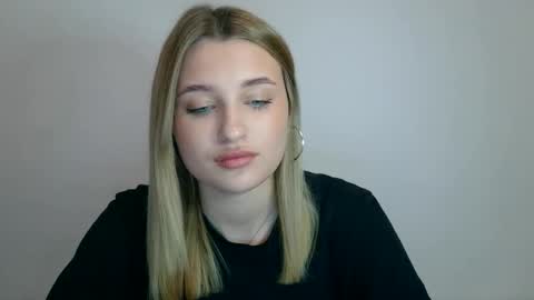 Stella online show from 10/27/25, 10:47