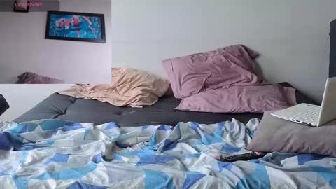 Snapshot of hotstud_999 chatting on 10/26/25, 12:22 Andres online show from 10/26/25, 12:22