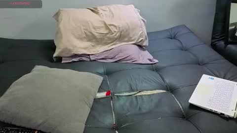 Snapshot of hotstud_999 chatting on 10/30/25, 02:46 Andres online show from 10/30/25, 02:46