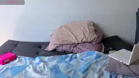 Snapshot of hotstud_999 chatting on 11/01/25, 06:43 Andres online show from 11/01/25, 06:43