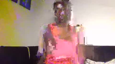 Snapshot of hott_amalia chatting on 12/23/25, 03:37 Amalia online show from 12/23/25, 03:37