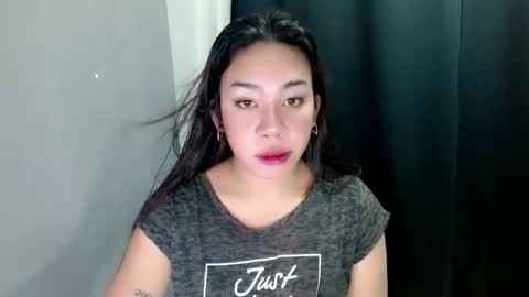 jelaigrande  online show from 11/23/25, 09:09