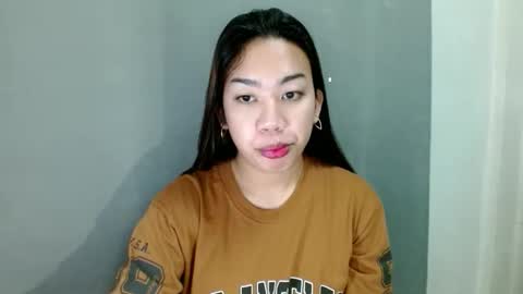 jelaigrande  online show from 11/24/25, 11:04