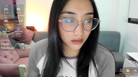 Snapshot of hottbee1 chatting on 10/11/25, 03:32 AMY online show from 10/11/25, 03:32