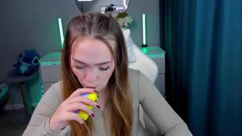 hello Im Eva online show from 09/20/25, 04:41