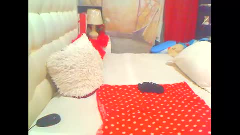 Snapshot of hottesa2019 chatting on 10/12/25, 11:09 THEONE online show from 10/12/25, 11:09