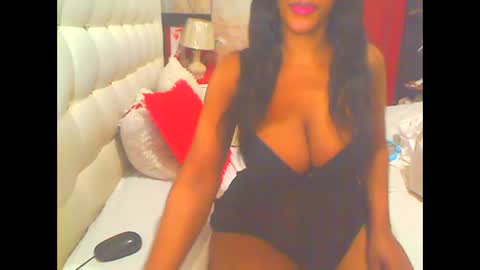 Snapshot of hottesa2019 chatting on 10/20/25, 09:43 THEONE online show from 10/20/25, 09:43