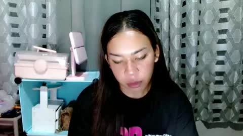 nika  online show from 10/19/25, 01:23