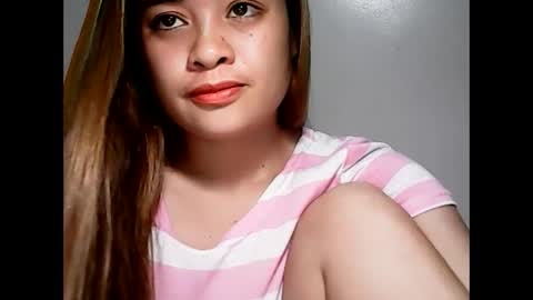 Snapshot of hottie_asianbabe chatting on 12/12/24, 11:40 Leen online show from 12/12/24, 11:40