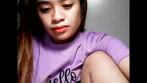 Snapshot of hottie_asianbabe chatting on 12/17/24, 12:23 Leen online show from 12/17/24, 12:23