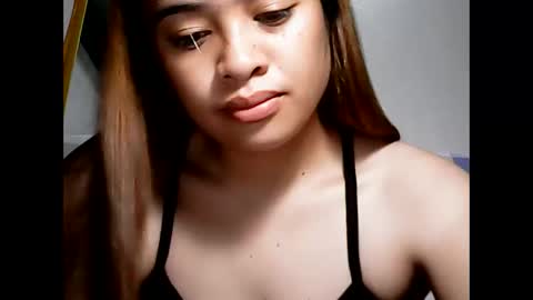 Snapshot of hottie_asianbabe chatting on 03/07/25, 12:04 Leen online show from 03/07/25, 12:04