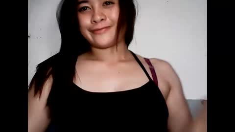 Snapshot of hottie_asianbabe chatting on 10/18/25, 01:41 Leen online show from 10/18/25, 01:41