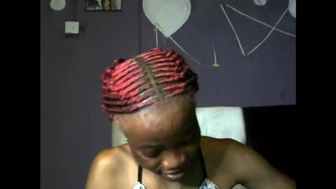 Snapshot of hottie_baddie14 chatting on 11/14/25, 01:48 hottie baddie14 online show from 11/14/25, 01:48