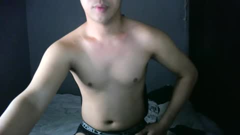 Snapshot of hottie_kyle69 chatting on 03/17/26, 10:35 hottie_kyle69 online show from 03/17/26, 10:35