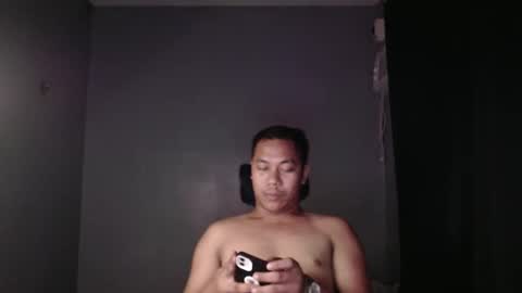 Snapshot of hottie_kyle69 chatting on 04/30/26, 11:05 hottie_kyle69 online show from 04/30/26, 11:05