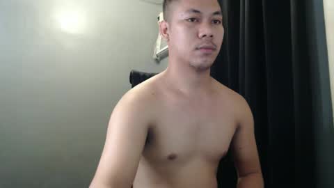 Snapshot of hottie_kyle69 chatting on 06/05/26, 02:40 hottie_kyle69 online show from 06/05/26, 02:40
